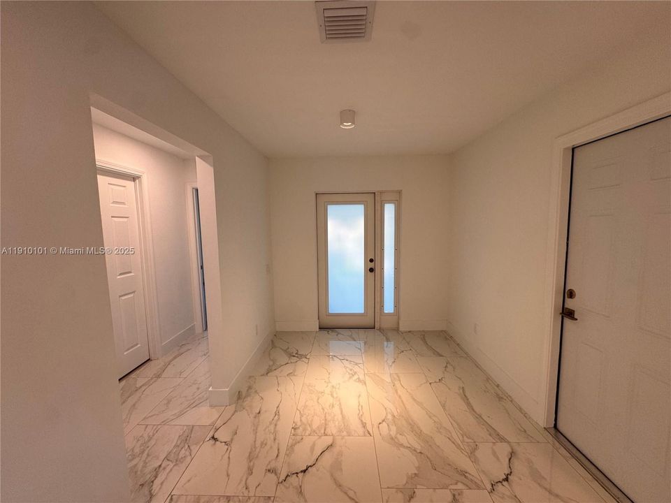 出租: $3,500 (3 贝兹, 2 浴室, 1439 平方英尺)