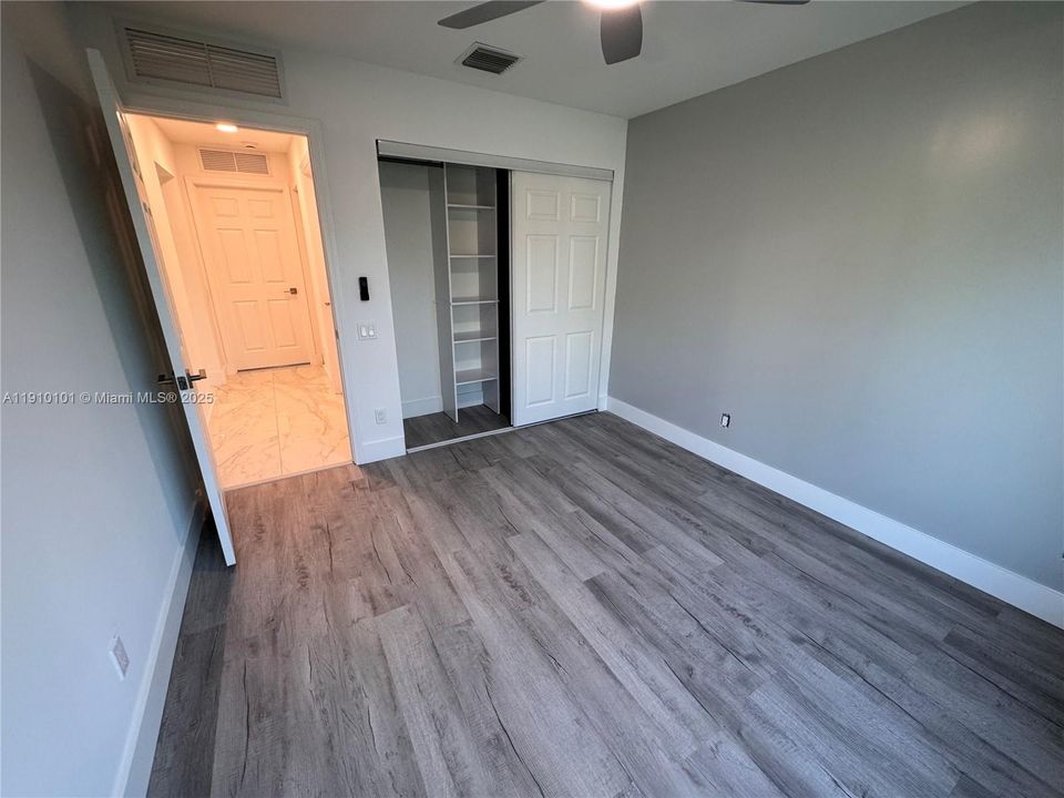 出租: $3,500 (3 贝兹, 2 浴室, 1439 平方英尺)