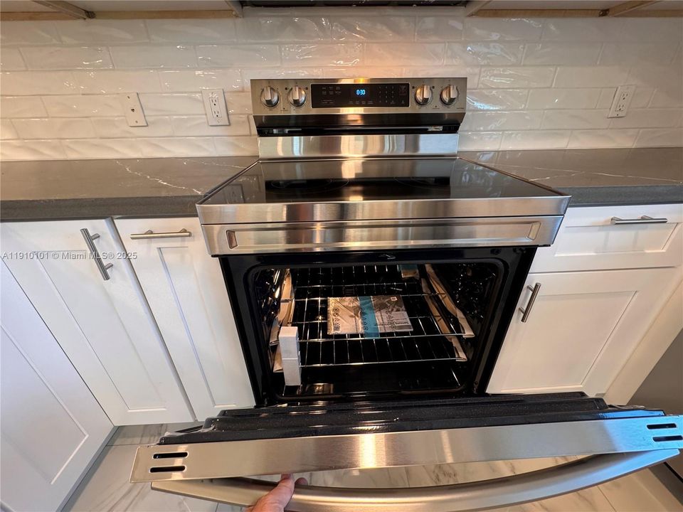 出租: $3,500 (3 贝兹, 2 浴室, 1439 平方英尺)