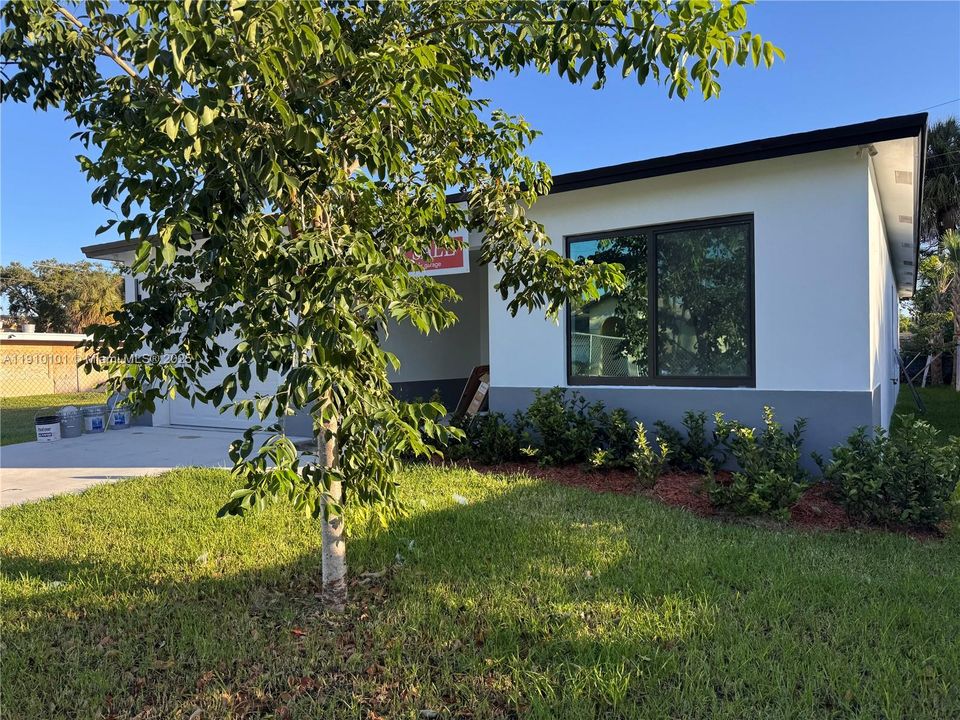 出租: $3,500 (3 贝兹, 2 浴室, 1439 平方英尺)