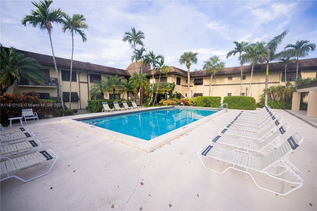 Recently Rented: $2,500 (2 beds, 2 baths, 1140 Square Feet)