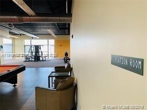 For Rent: $2,850 (2 beds, 2 baths, 940 Square Feet)