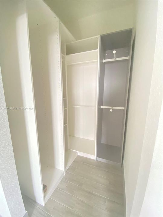 For Rent: $2,850 (2 beds, 2 baths, 940 Square Feet)