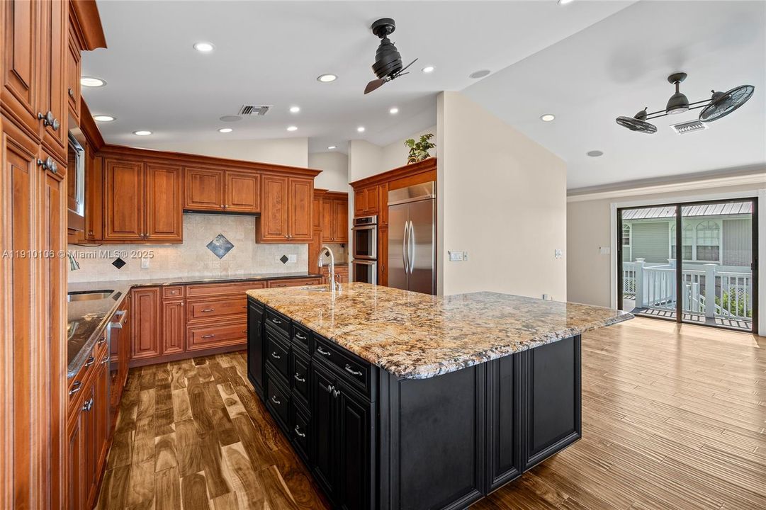 На продажу: $1,495,000 (4 спален, 4 ванн, 4699 Квадратных фут)