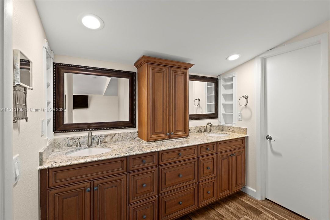 На продажу: $1,495,000 (4 спален, 4 ванн, 4699 Квадратных фут)