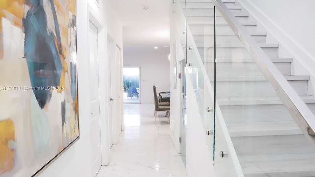 For Sale: $370,000 (3 beds, 3 baths, 1440 Square Feet)