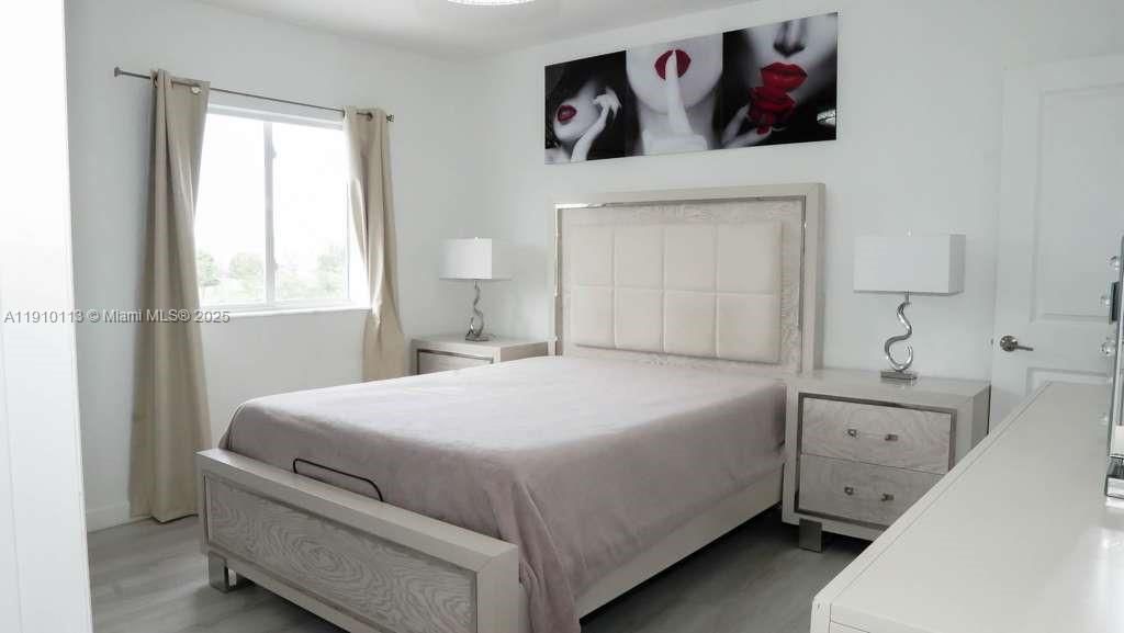 For Sale: $370,000 (3 beds, 3 baths, 1440 Square Feet)