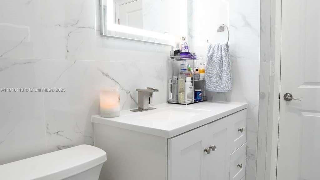 For Sale: $370,000 (3 beds, 3 baths, 1440 Square Feet)