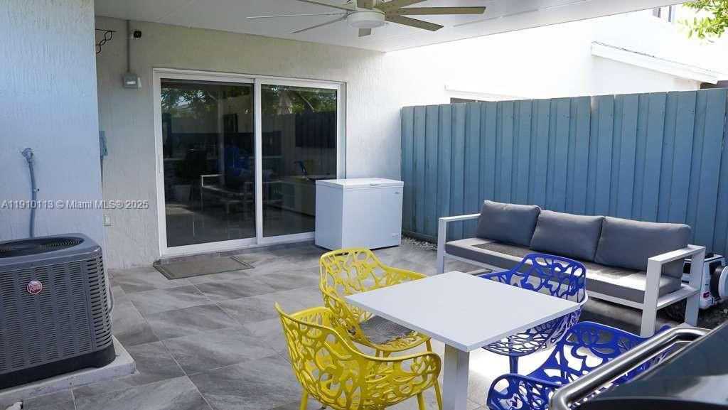 For Sale: $370,000 (3 beds, 3 baths, 1440 Square Feet)