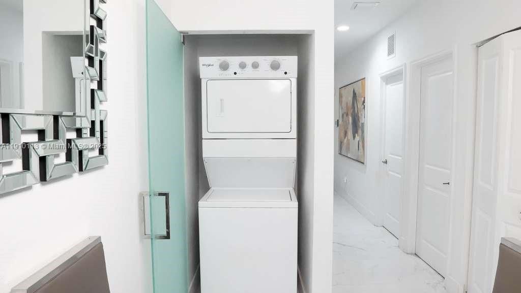 For Sale: $370,000 (3 beds, 3 baths, 1440 Square Feet)