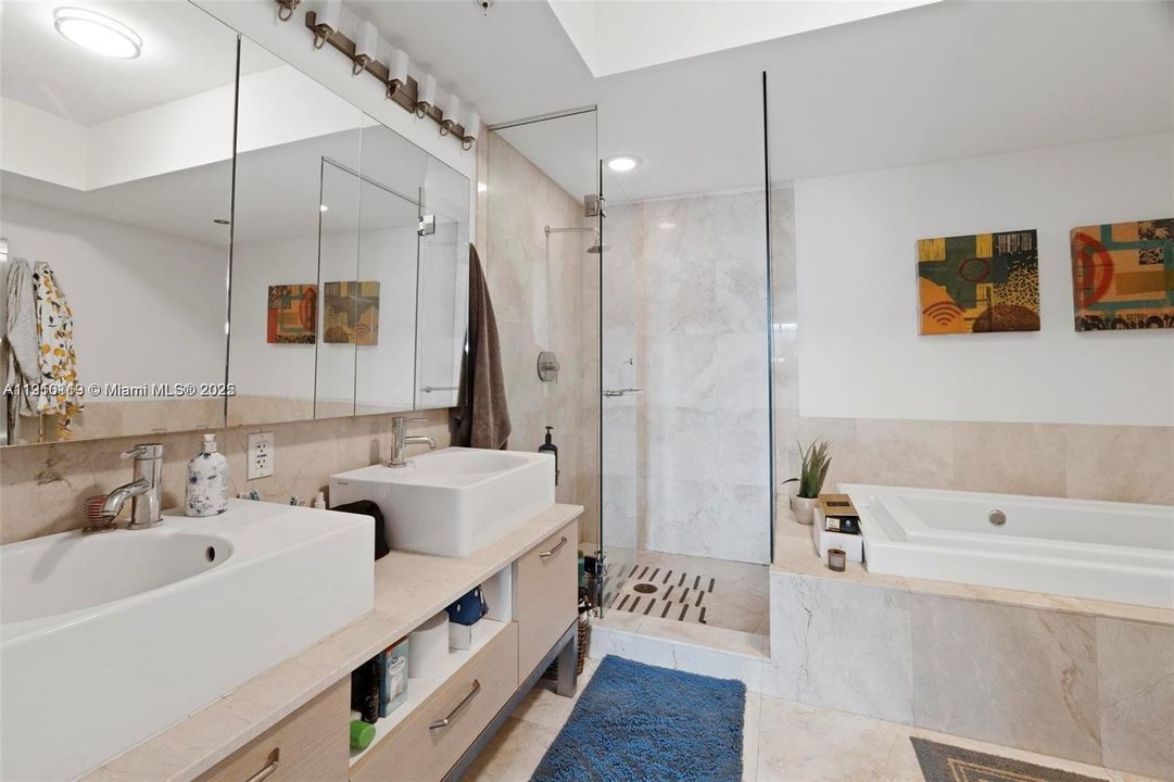 Recientemente alquilado: $4,500 (2 camas, 2 baños, 1298 Pies cuadrados)