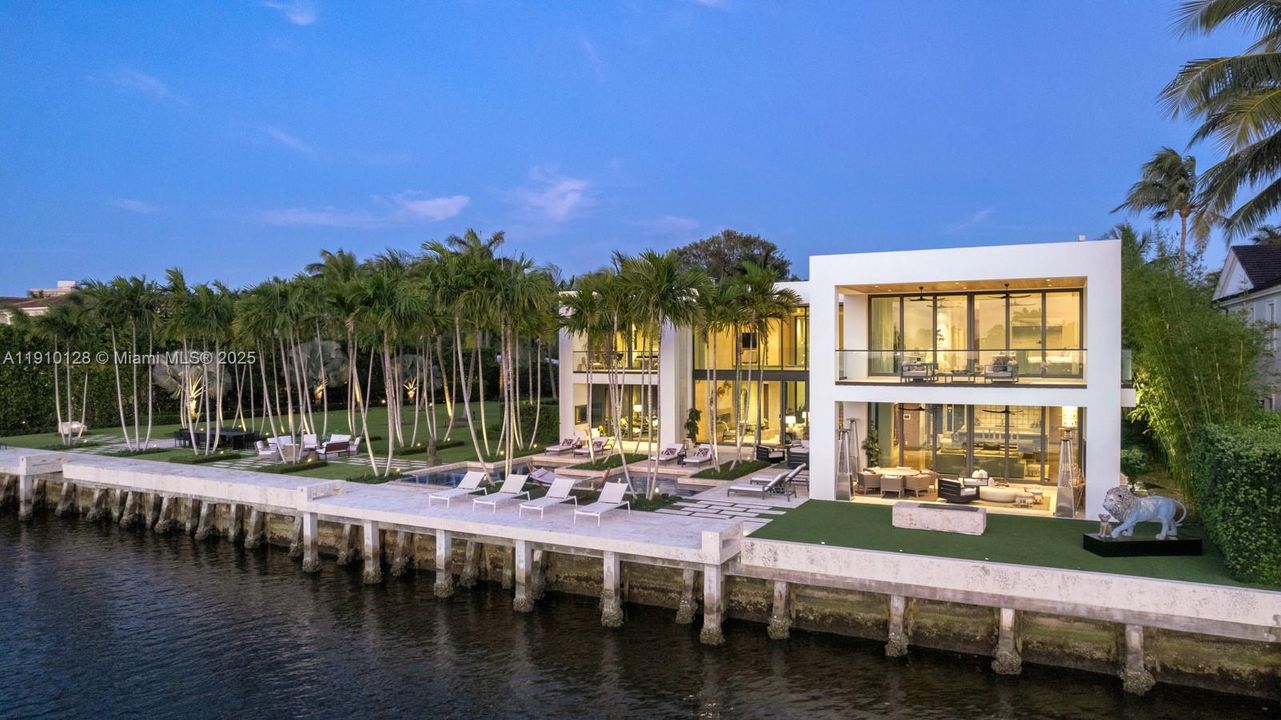 For Sale: $31,995,000 (5 beds, 6 baths, 8519 Square Feet)