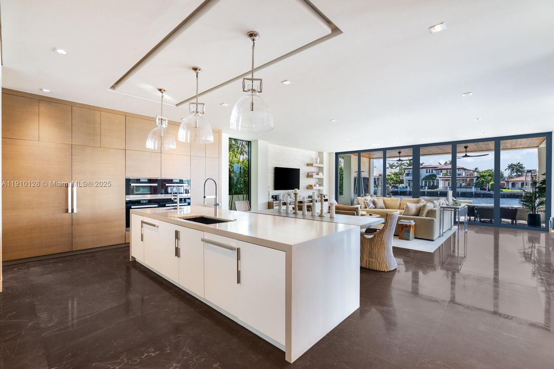 For Sale: $31,995,000 (5 beds, 6 baths, 8519 Square Feet)