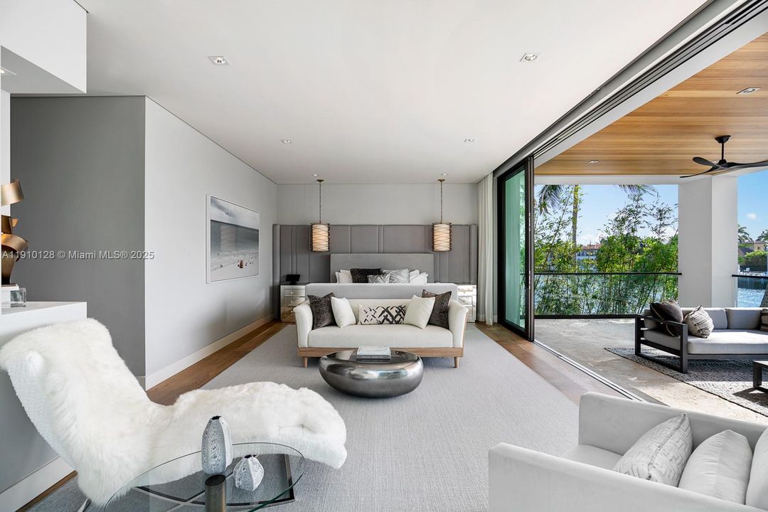 For Sale: $31,995,000 (5 beds, 6 baths, 8519 Square Feet)