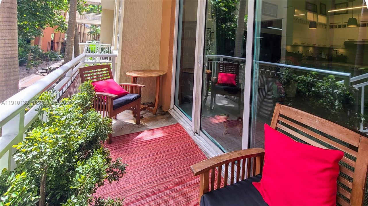 En Venta: $495,000 (2 camas, 2 baños, 1099 Pies cuadrados)