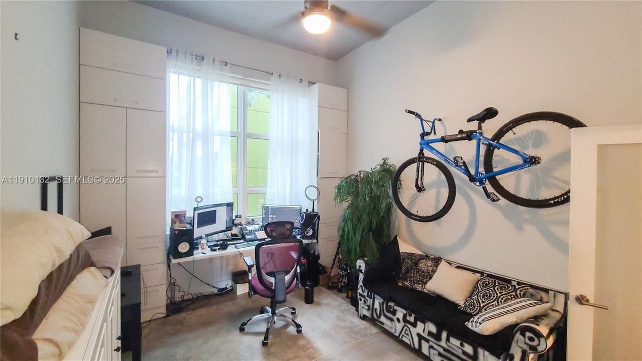 En Venta: $495,000 (2 camas, 2 baños, 1099 Pies cuadrados)