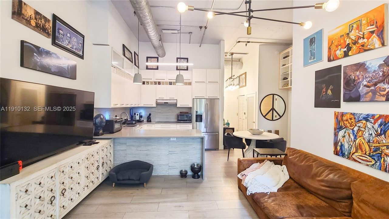 En Venta: $495,000 (2 camas, 2 baños, 1099 Pies cuadrados)