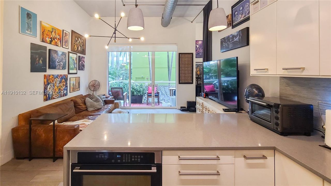 En Venta: $495,000 (2 camas, 2 baños, 1099 Pies cuadrados)