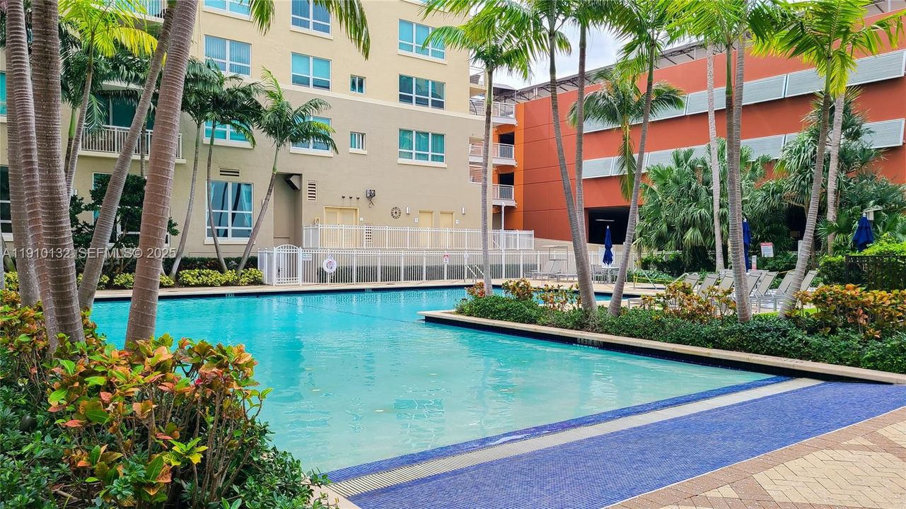 En Venta: $495,000 (2 camas, 2 baños, 1099 Pies cuadrados)