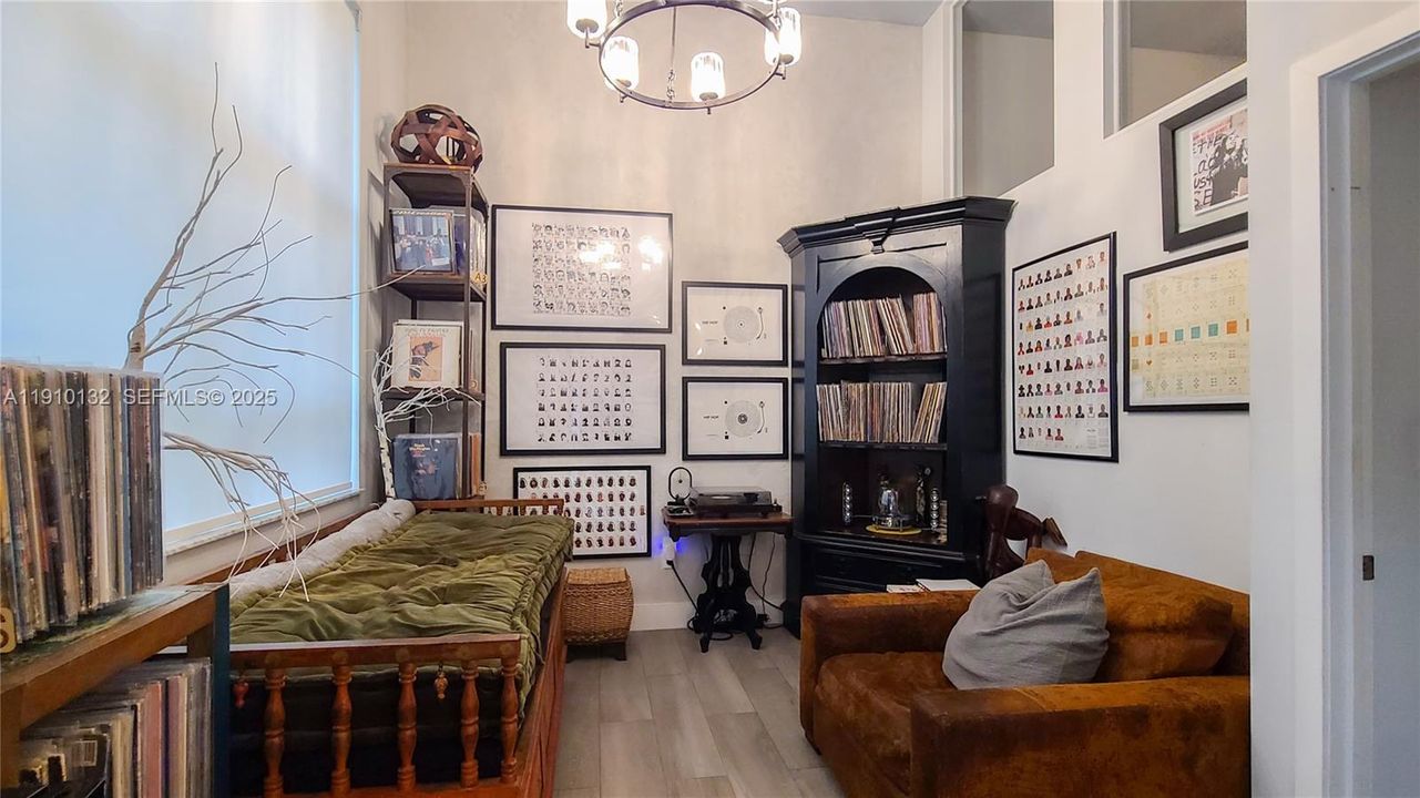 En Venta: $495,000 (2 camas, 2 baños, 1099 Pies cuadrados)