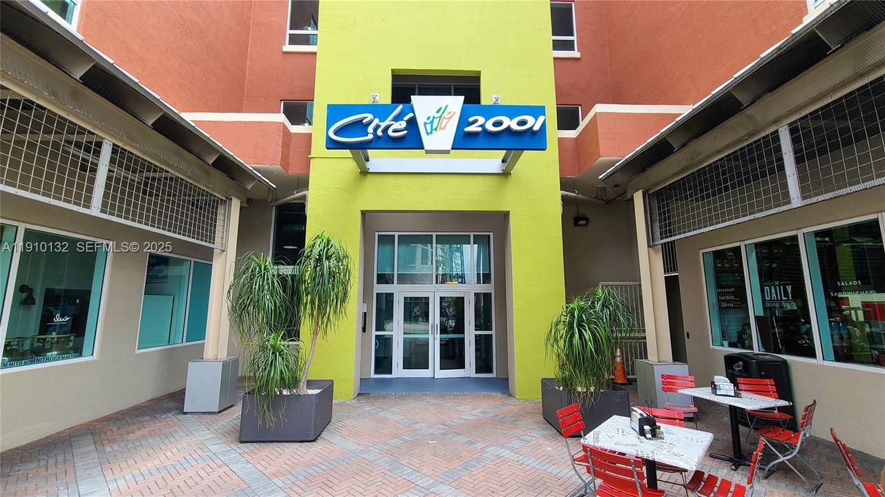 En Venta: $495,000 (2 camas, 2 baños, 1099 Pies cuadrados)