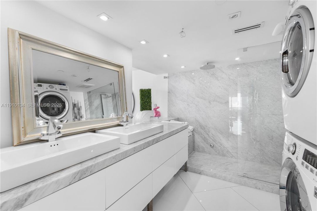 待售: $2,599,000 (2 贝兹, 2 浴室, 1559 平方英尺)