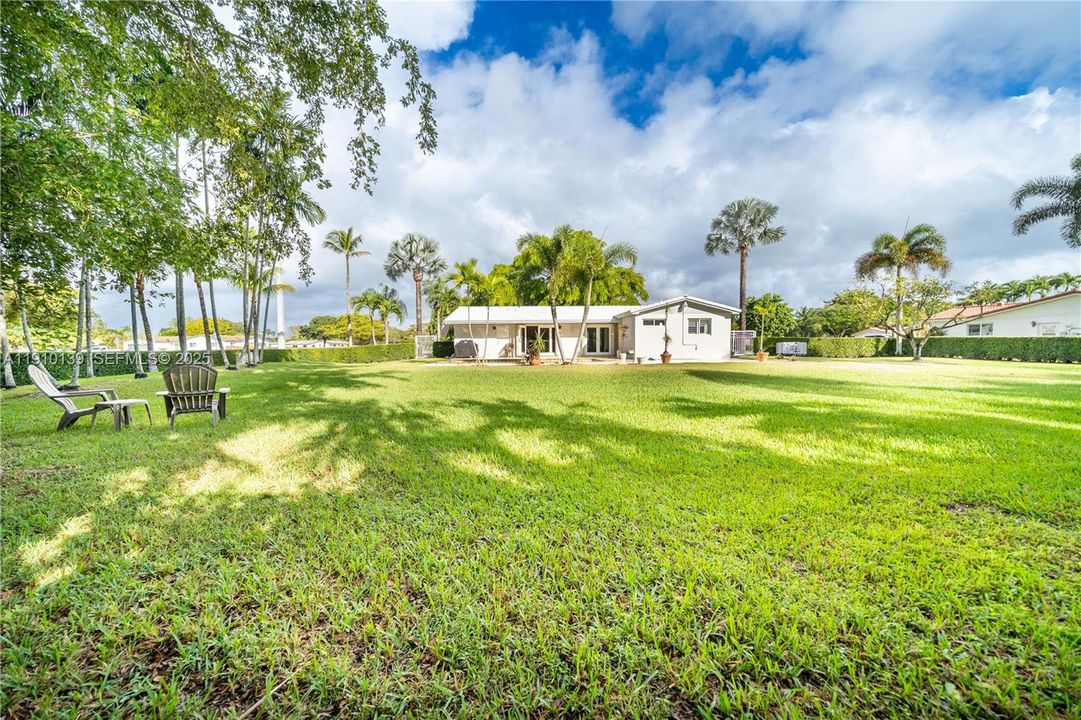 For Sale: $1,150,000 (3 beds, 2 baths, 1566 Square Feet)