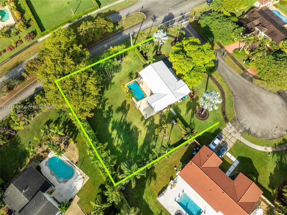 For Sale: $1,150,000 (3 beds, 2 baths, 1566 Square Feet)