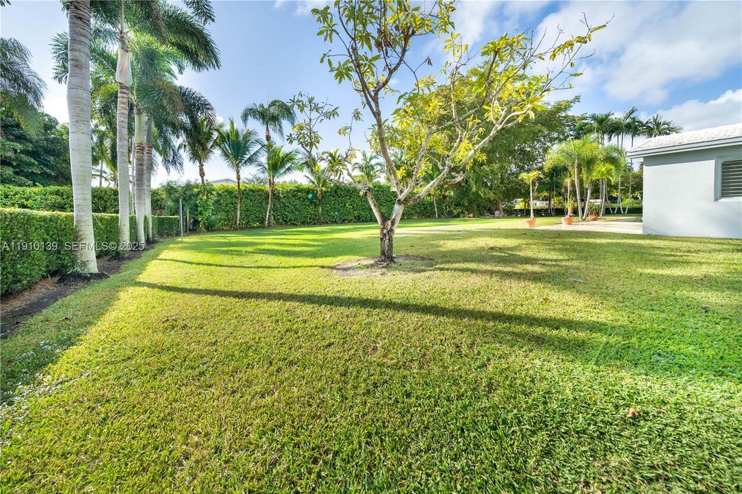 For Sale: $1,150,000 (3 beds, 2 baths, 1566 Square Feet)