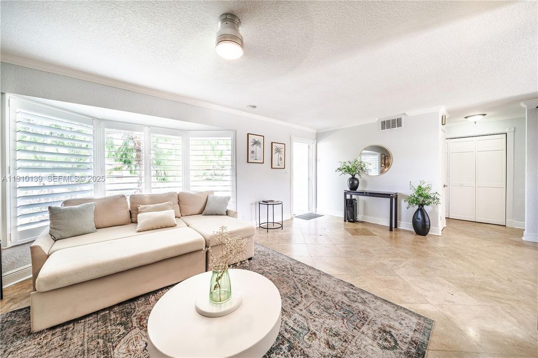 For Sale: $1,150,000 (3 beds, 2 baths, 1566 Square Feet)