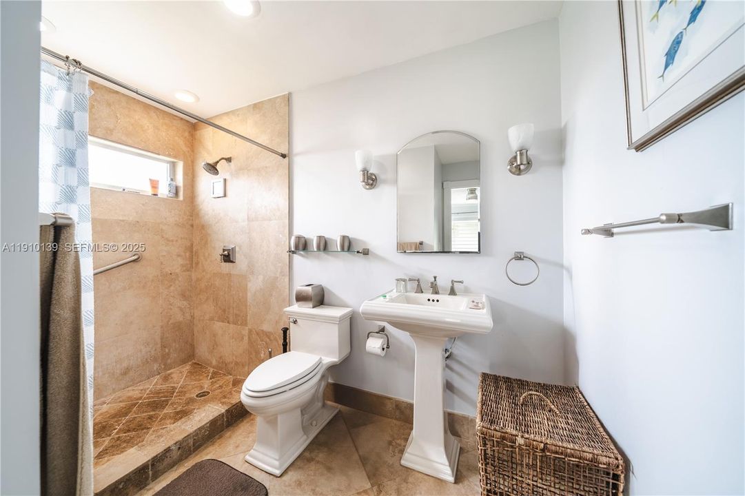 For Sale: $1,150,000 (3 beds, 2 baths, 1566 Square Feet)