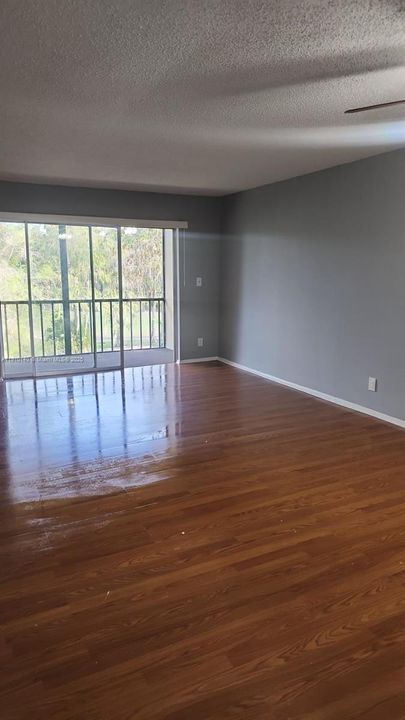 待售: $150,000 (1 贝兹, 1 浴室, 750 平方英尺)