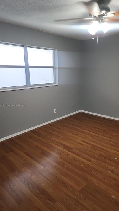 待售: $150,000 (1 贝兹, 1 浴室, 750 平方英尺)