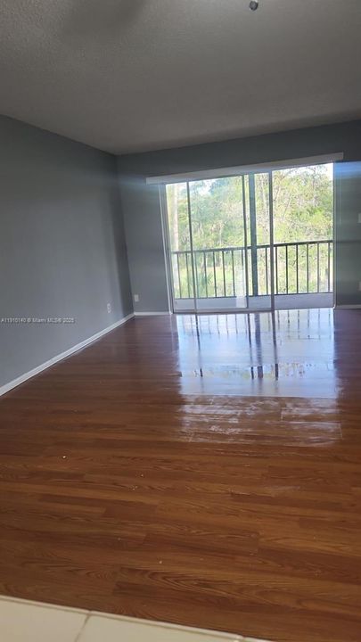 待售: $150,000 (1 贝兹, 1 浴室, 750 平方英尺)