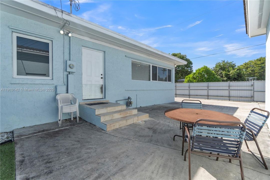 На продажу: $795,000 (4 спален, 3 ванн, 2080 Квадратных фут)