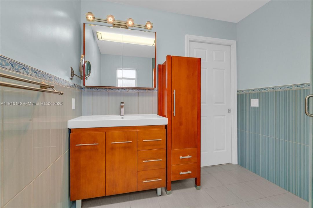 На продажу: $795,000 (4 спален, 3 ванн, 2080 Квадратных фут)