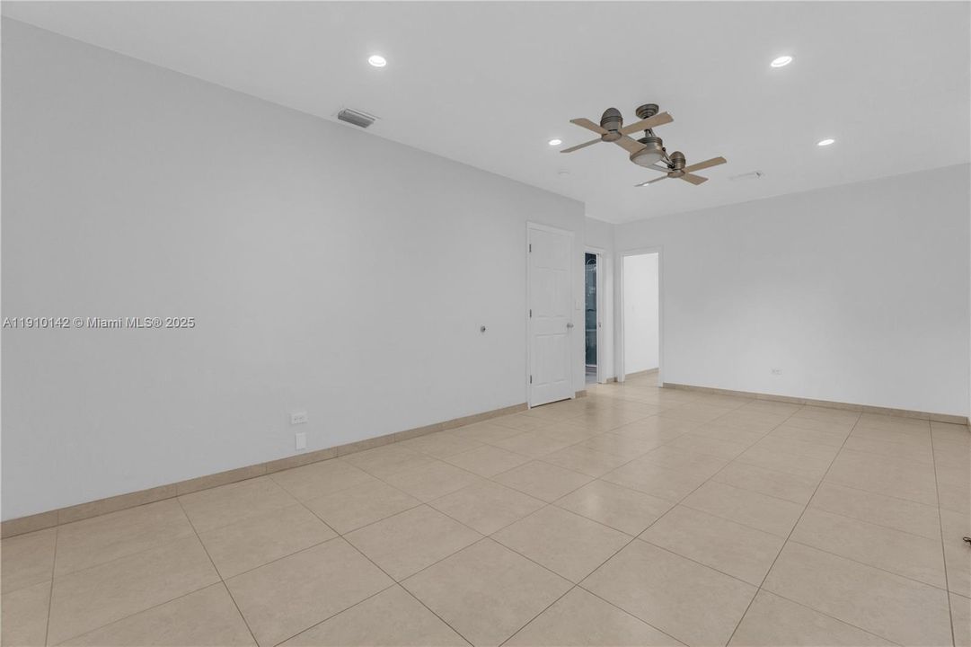 На продажу: $795,000 (4 спален, 3 ванн, 2080 Квадратных фут)