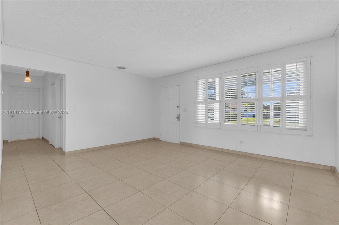 На продажу: $795,000 (4 спален, 3 ванн, 2080 Квадратных фут)