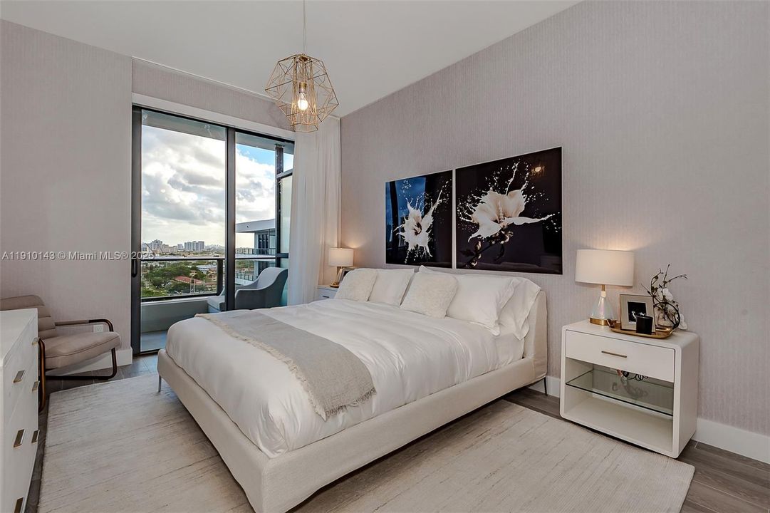 Active With Contract: $669,000 (2 beds, 2 baths, 1136 Square Feet)