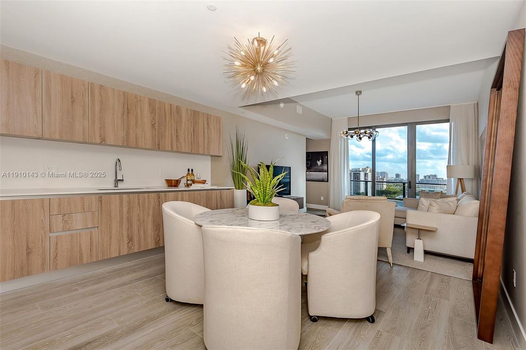 Active With Contract: $669,000 (2 beds, 2 baths, 1136 Square Feet)