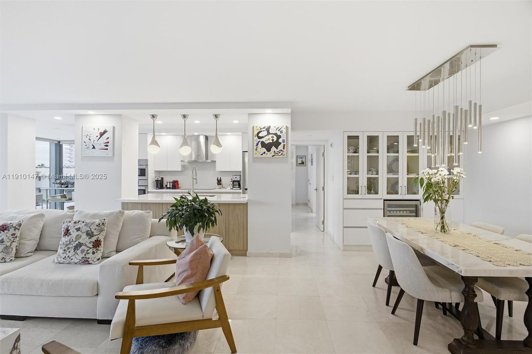 For Sale: $979,000 (2 beds, 2 baths, 1645 Square Feet)