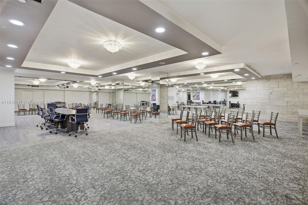 For Sale: $979,000 (2 beds, 2 baths, 1645 Square Feet)