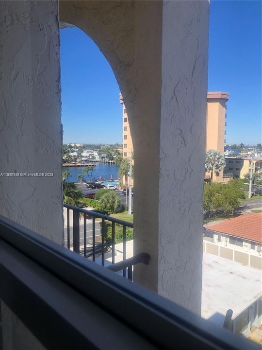 INTRACOASTAL VIEWS!