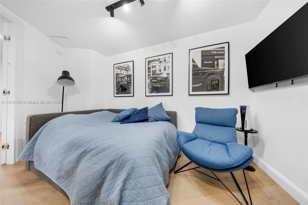 For Sale: $1,749,000 (2 beds, 3 baths, 2106 Square Feet)