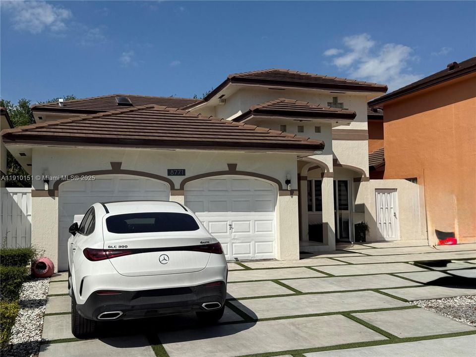 For Sale: $839,900 (3 beds, 2 baths, 2132 Square Feet)