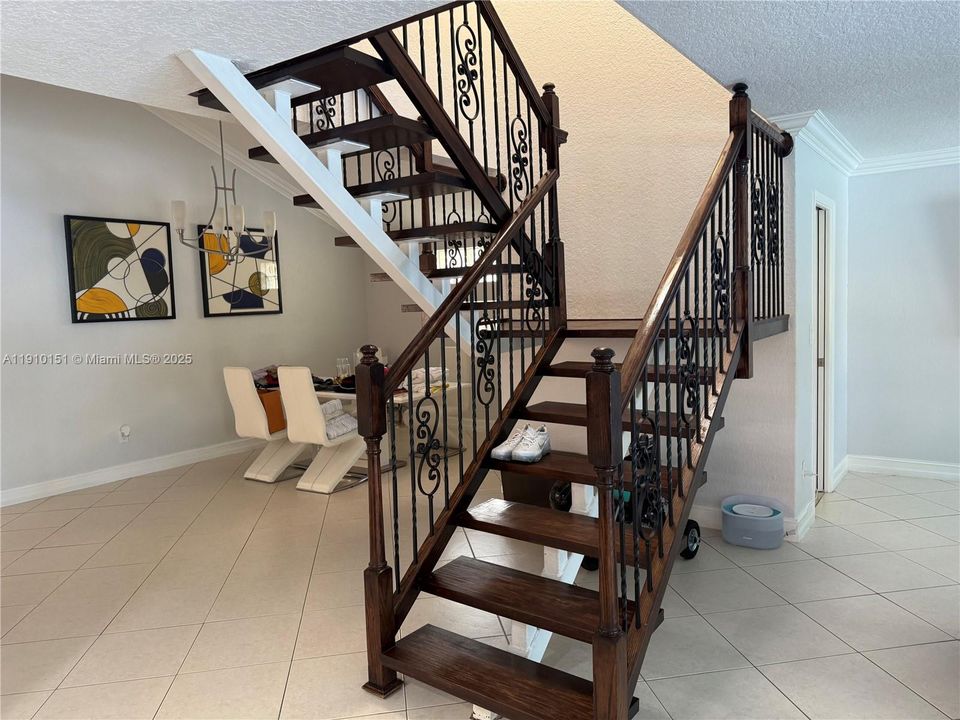 For Sale: $839,900 (3 beds, 2 baths, 2132 Square Feet)