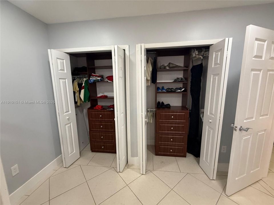 For Sale: $839,900 (3 beds, 2 baths, 2132 Square Feet)