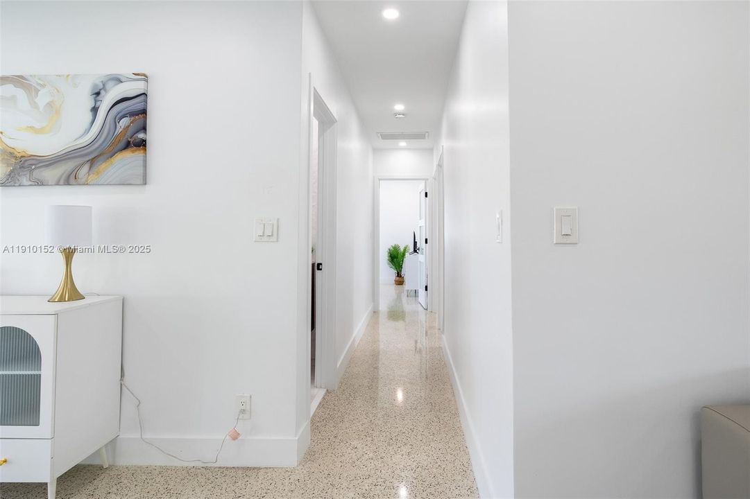 合同活跃: $660,000 (3 贝兹, 2 浴室, 1434 平方英尺)