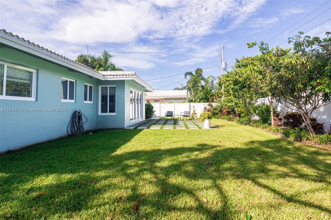 合同活跃: $660,000 (3 贝兹, 2 浴室, 1434 平方英尺)