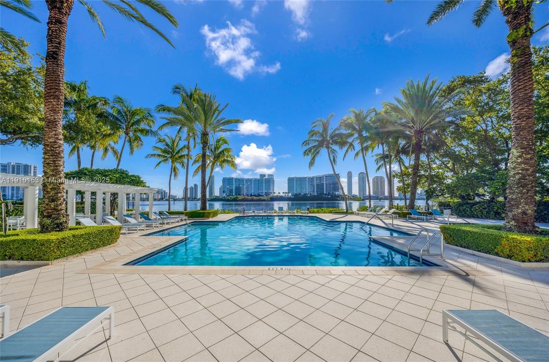 Active With Contract: $3,500 (3 beds, 2 baths, 1320 Square Feet)